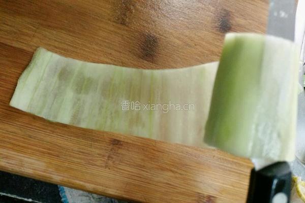 黄瓜山楂卷的做法图解2