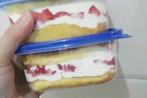 草莓盒子蛋糕的做法图解12