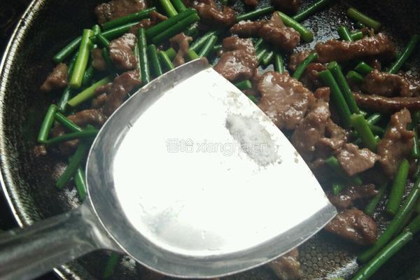 蒜苔炒牛肉的做法图解6