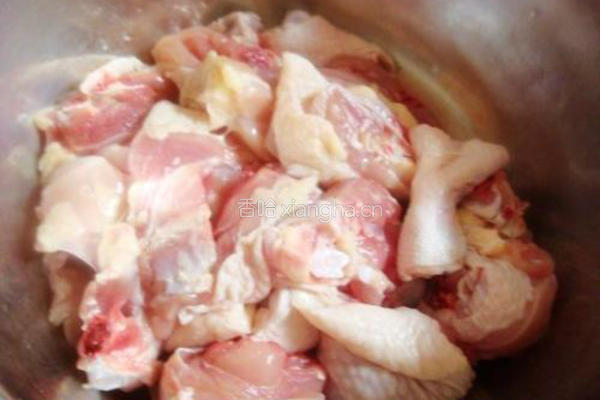电饭煲懒人版鸡汤面的做法图解1