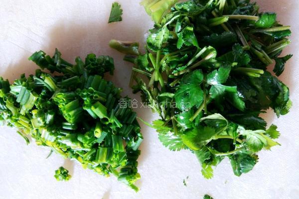 凉拌莴笋的做法图解2