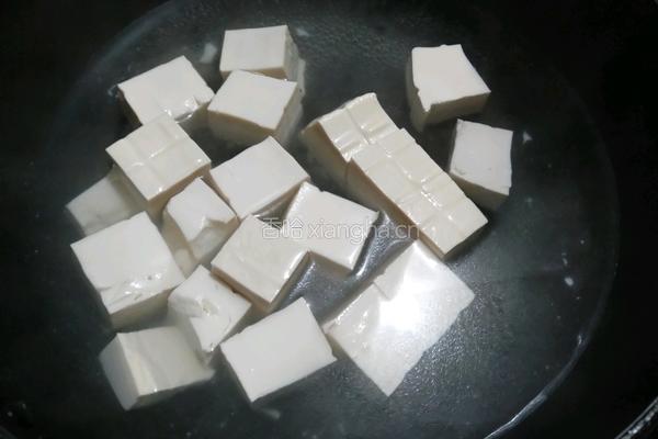 洋葱添豆腐的做法图解2