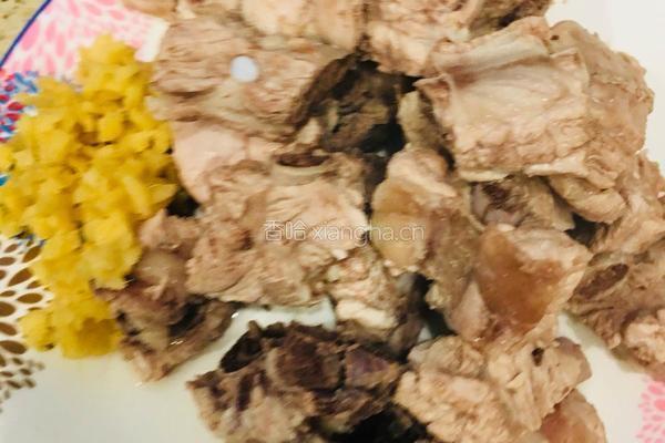 电饭煲排骨焖卤面的做法图解3