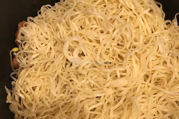 电饭煲排骨焖卤面的做法图解14