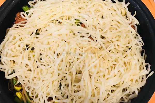 电饭煲排骨焖卤面的做法图解15