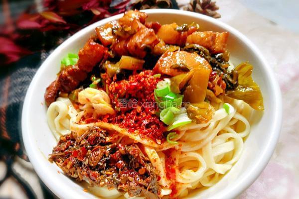 酸菜红烧肉干拌面的做法图解15