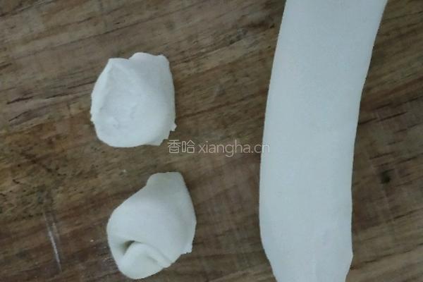 花瓣花卷的做法图解2