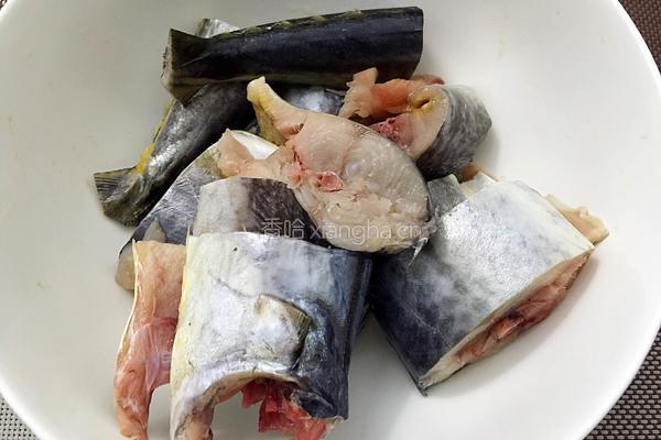 红烧鲅鱼的做法图解1