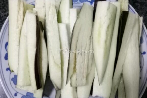 咸鱼蒸茄子的做法图解4