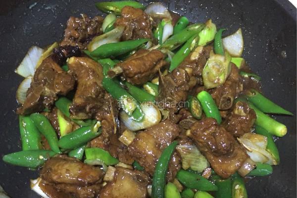辣椒炒生排骨的做法图解11