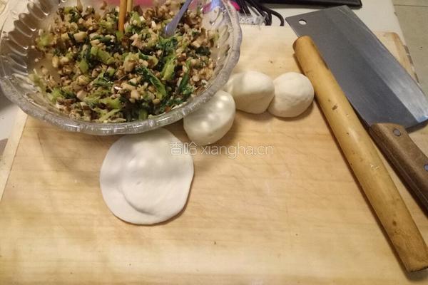 香菇腊肉包的做法图解3