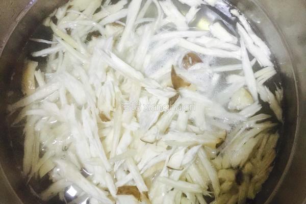 尖椒杏鲍菇的做法图解1