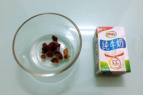 桃胶炖奶的做法图解1