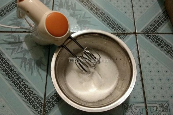 酸奶蛋糕（六寸）的做法图解1