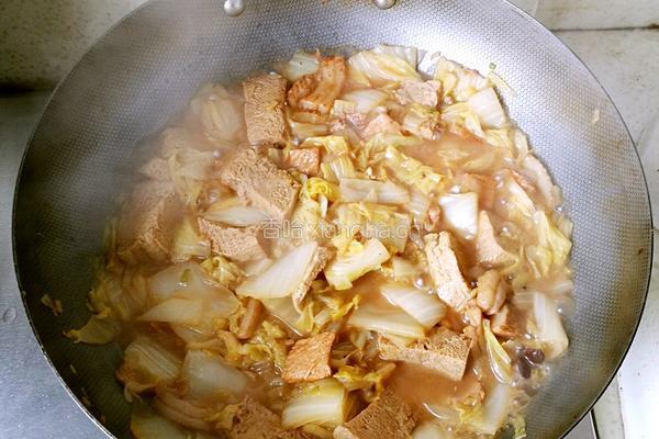 冻豆腐炖白菜的做法图解12