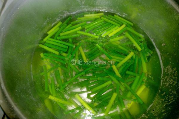 蒜苔炒肉的做法图解4