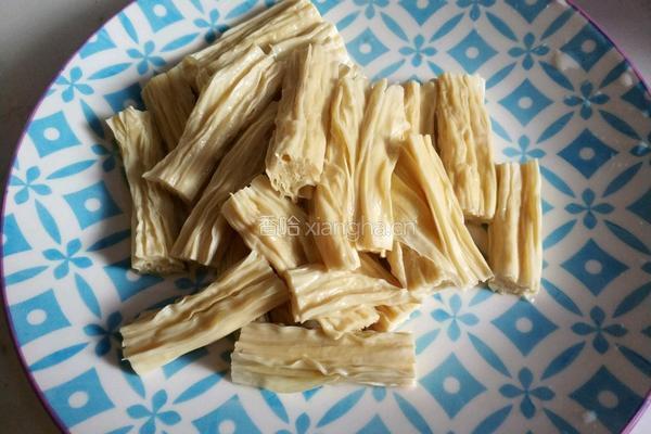 芹菜花生拌腐竹的做法图解4