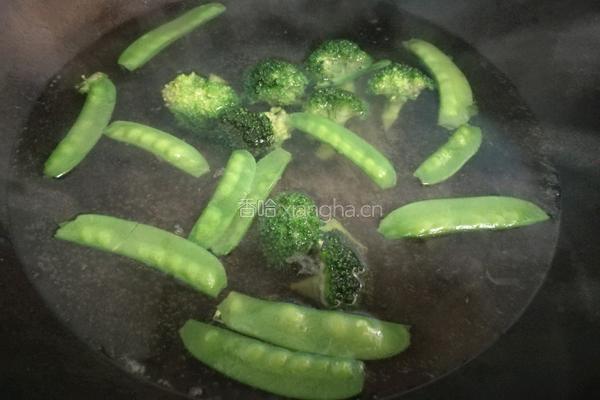 黑胡椒香煎牛排的做法图解3