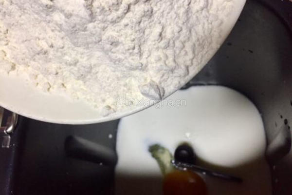 ~逼真豆沙毛毛虫的做法图解1