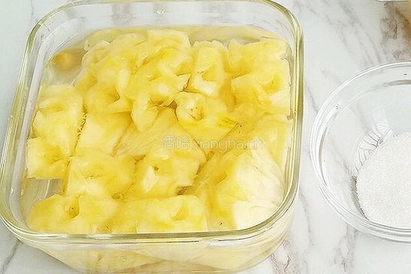 自制菠萝酱的做法图解2