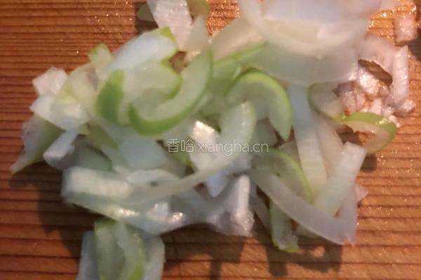 韩式三宝炸酱面的做法图解1