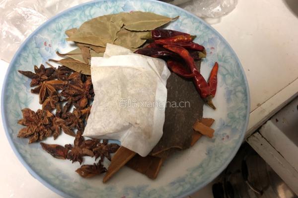 超好吃的卤鸡爪的做法图解4