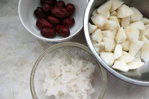 银耳雪梨红枣汤的做法图解7
