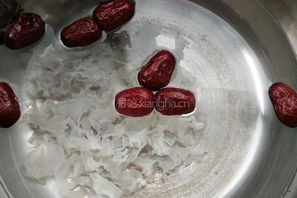 银耳雪梨红枣汤的做法图解8