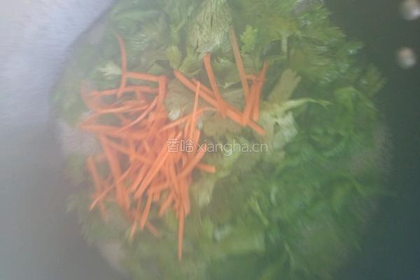 芹菜叶小咸菜的做法图解3