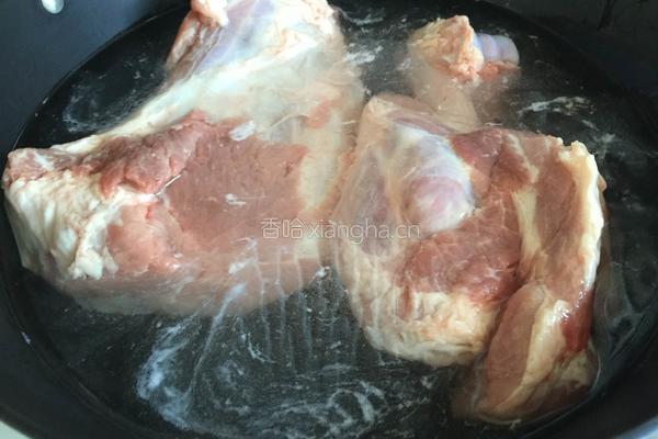 蒜泥拆骨肉的做法图解2
