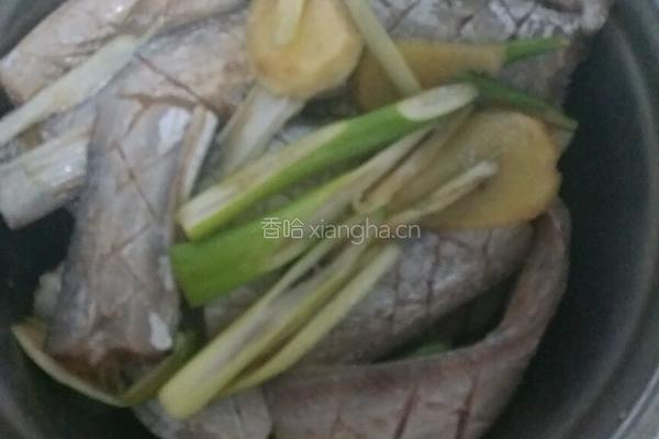刀鱼两吃的做法图解2