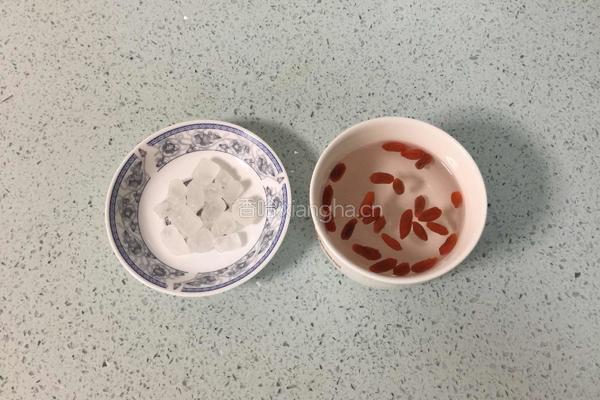 冰糖雪梨汤的做法图解3