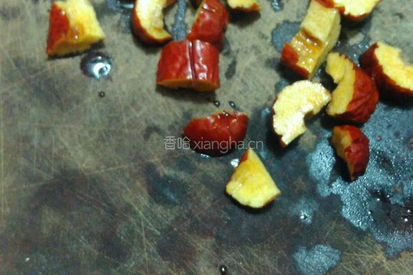 红枣莲子糯米粥的做法图解2