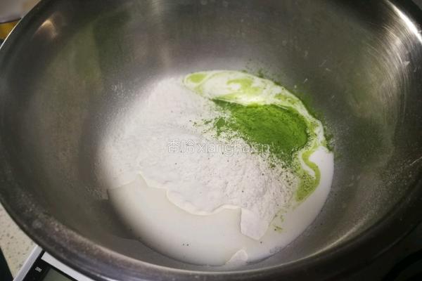 抹茶芒果蛋糕卷的做法图解3