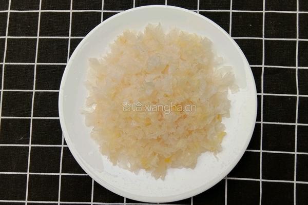 薏米银耳羹的做法图解3