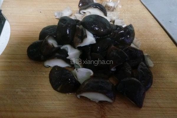 香菇烧豆腐的做法图解2