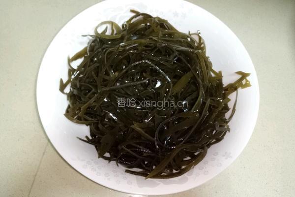 凉拌酸辣海带的做法图解2