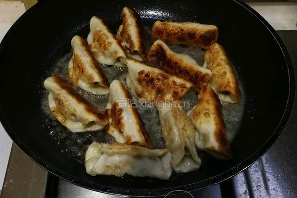 韭黄锅贴的做法图解6