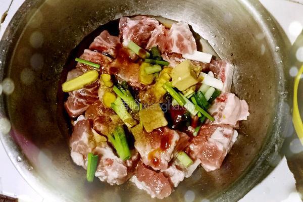 粉蒸糯米排骨的做法图解2
