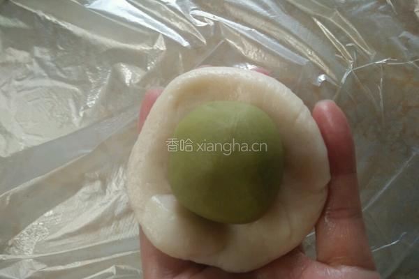五彩蛋黄酥的做法图解7