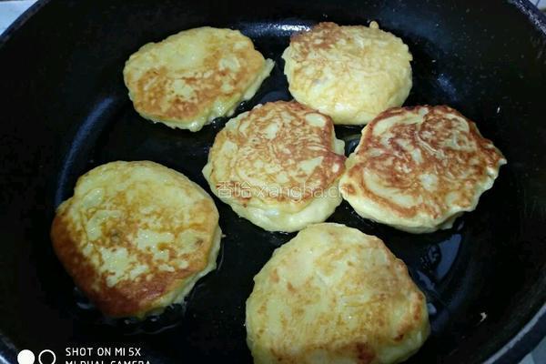 土豆鲜虾饼的做法图解7