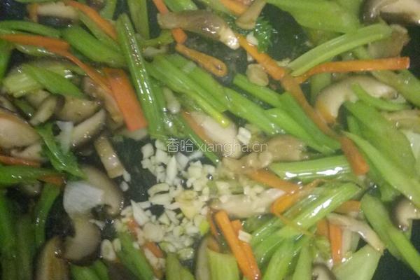 素炒香菇芹菜的做法图解8