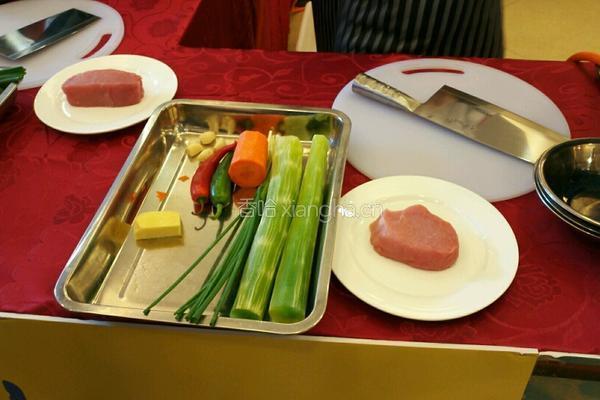 莴笋丝炒肉的做法图解1