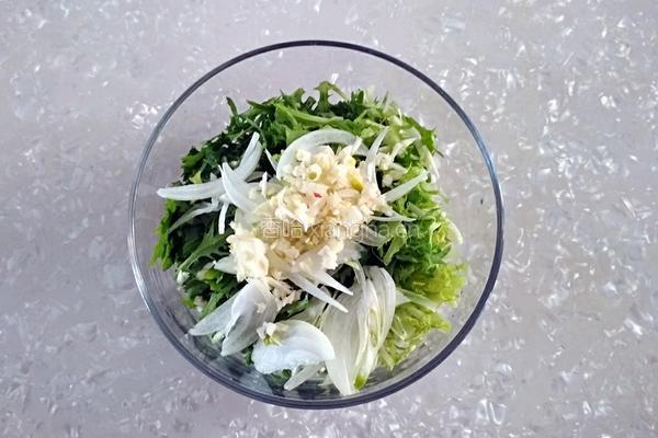 凉拌陈醋苦菊花生米的做法图解7