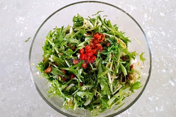 凉拌陈醋苦菊花生米的做法图解12