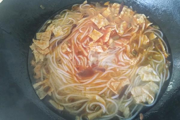 螺蛳粉(即食)的做法图解6