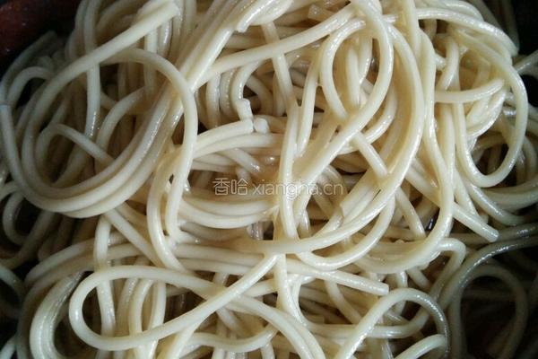 圣女果牛肉蔬菜热干面的做法图解9