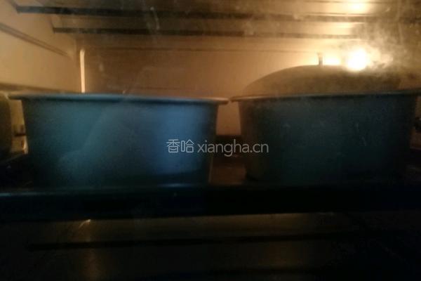 四拼水果生日蛋糕的做法图解2