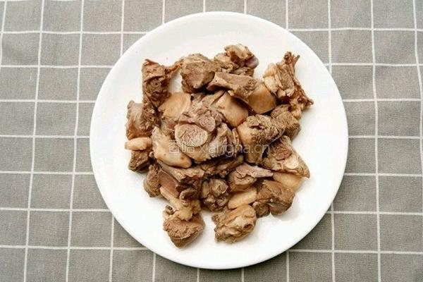 啤酒鸭的做法图解1