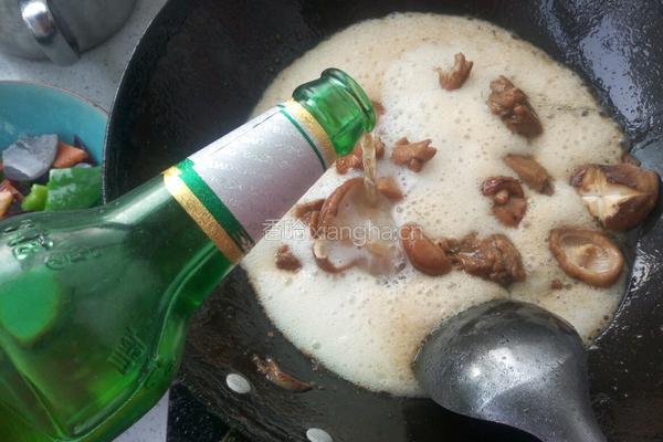 啤酒焖鸡盖饭的做法图解7